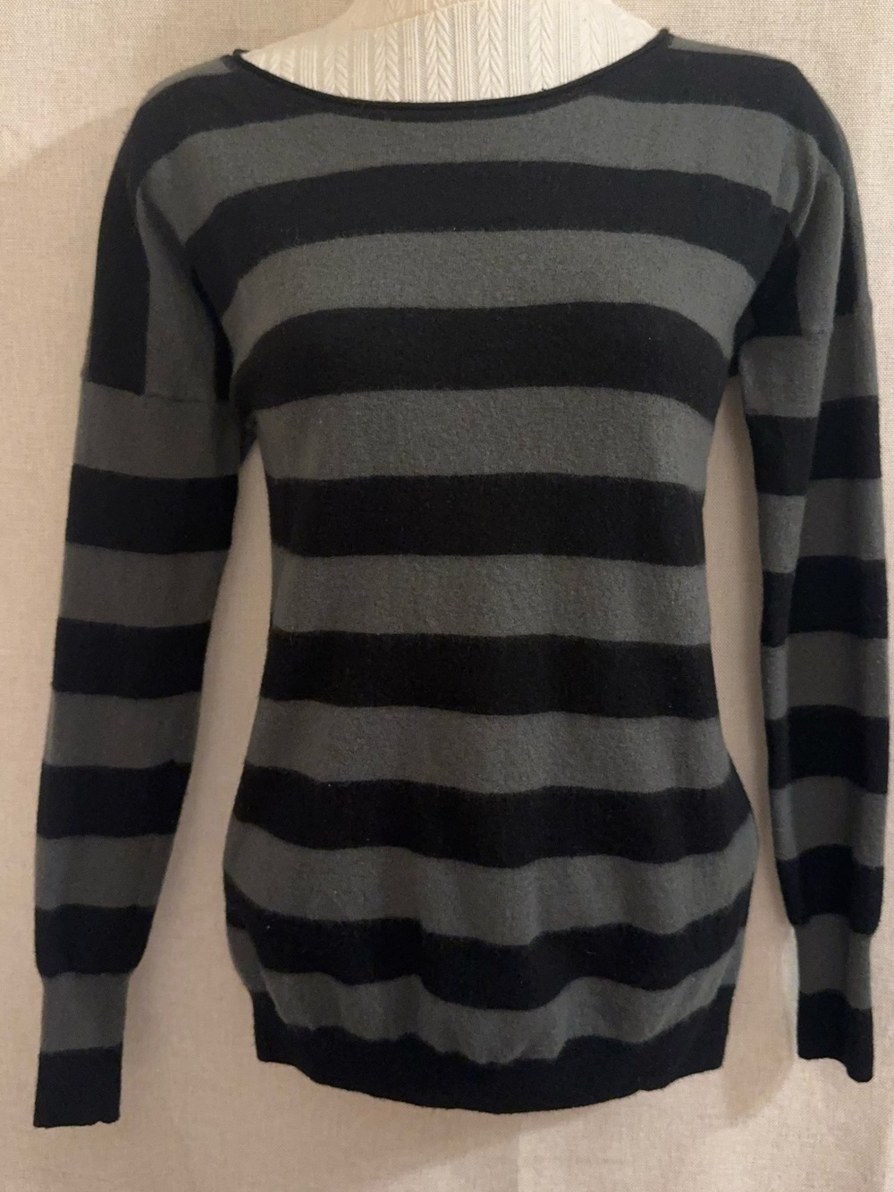 🖤 Vince 50% Cashmere 50% Wool Sweater • Charcoal & Black Stripe • XS